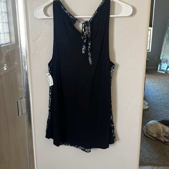 ELLE - Picture 3 of 5